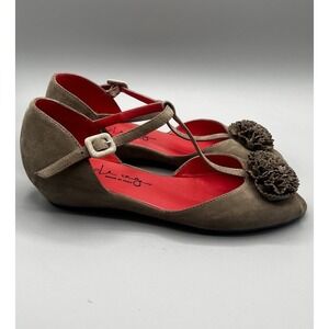Pas De Rouge Size 40 Taupe T-Strap Peep Toe Floral Ruffle Pom-Pom Flat Shoes